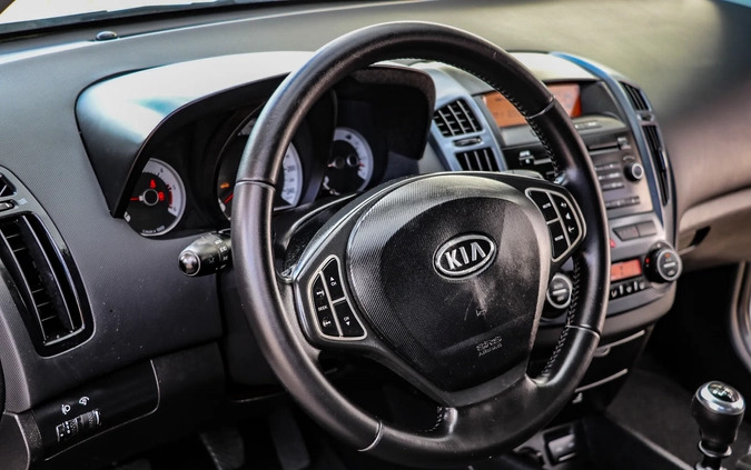 Kia Ceed cena 13900 przebieg: 214435, rok produkcji 2009 z Polanica-Zdrój małe 667